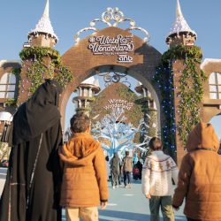 سمو أمير منطقة القصيم يكرم الأستاذة نجلاء المرزوق كأفضل قائدة تطوع بالمنطقة