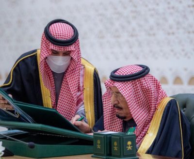 خادم الحرمين الشريفين يرأس جلسة مجلس الوزراء في الرياض