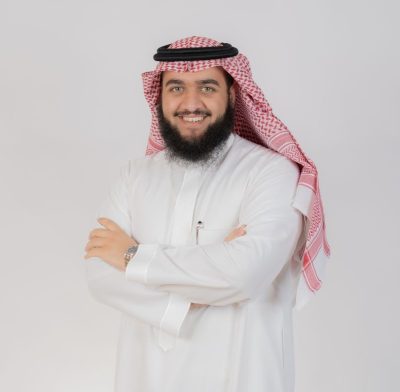إبراهيم  .. يحتفل بتخرجه بمرتبة الشرف