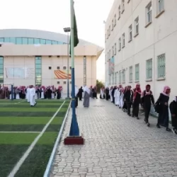 جمعية تحفيظ القرآن بالطوال تكرم الطالب إياد هزاع لحصوله على 100% دراسيا..