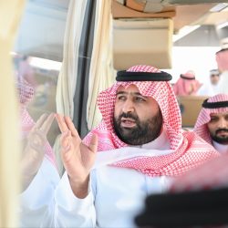 فيما وقع كتابه سرد البداوة :شتيوي الغيثي في أمسيّة (لغة الوجدان) بأدبي الطائف