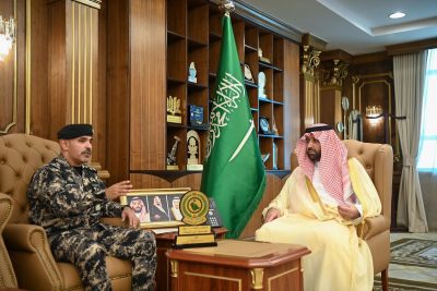 أمير جازان يستقبل قائد قوة أمن المنشآت بالمنطقة