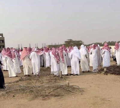 جموع غفيرة تشيع الوجيه عبده عيسى الشرقي في مقبرة الحويرس