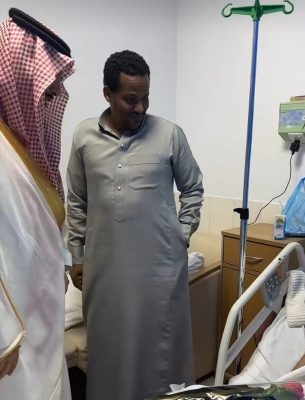 محافظ ضمد يعايد المرضى المنومين في مستشفى ضمد العام..